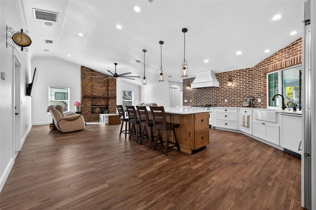 Active With Contract: $989,000 (3 beds, 2 baths, 1945 Square Feet)
