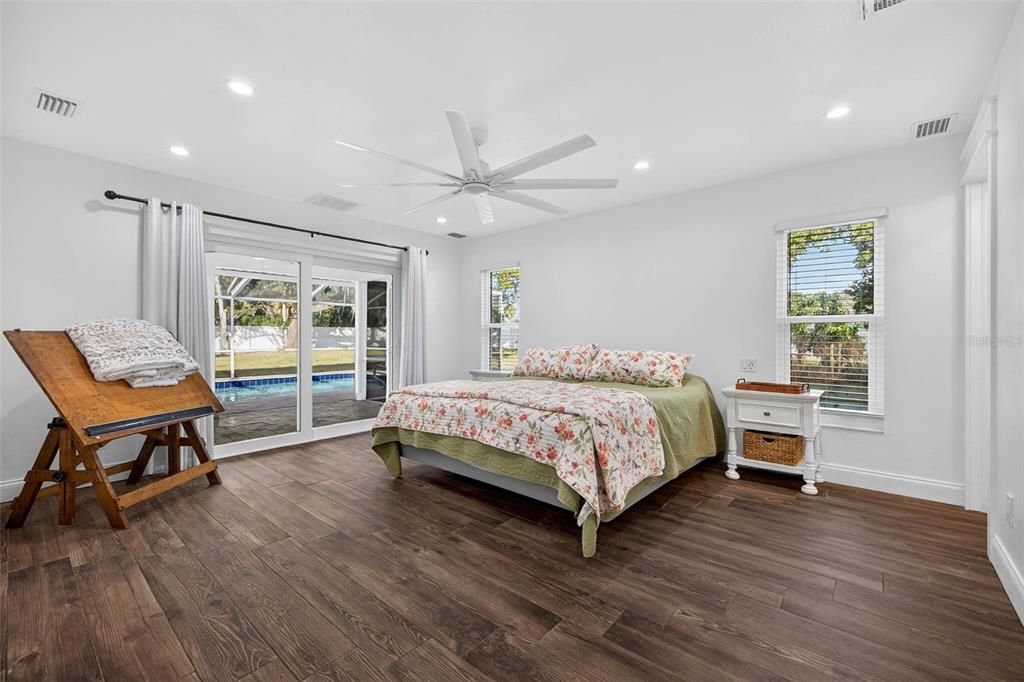 Active With Contract: $989,000 (3 beds, 2 baths, 1945 Square Feet)
