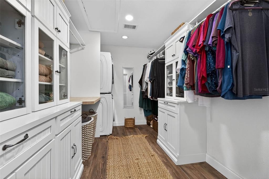 Active With Contract: $989,000 (3 beds, 2 baths, 1945 Square Feet)
