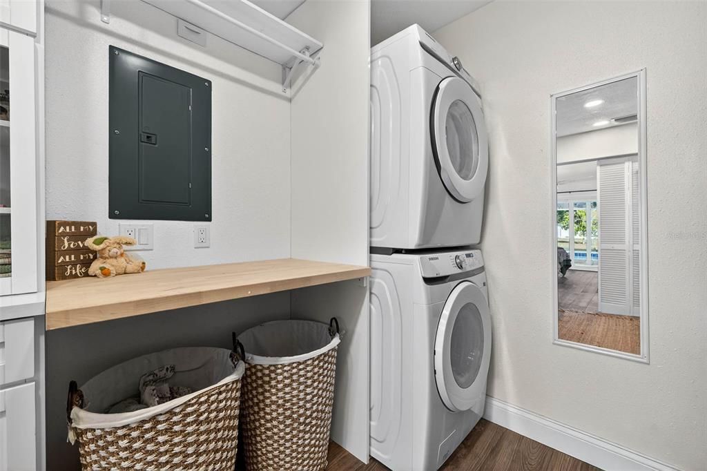 Active With Contract: $989,000 (3 beds, 2 baths, 1945 Square Feet)