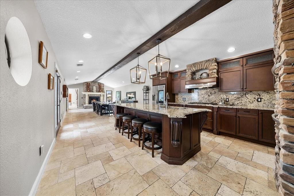En Venta: $1,399,000 (4 camas, 3 baños, 3368 Pies cuadrados)