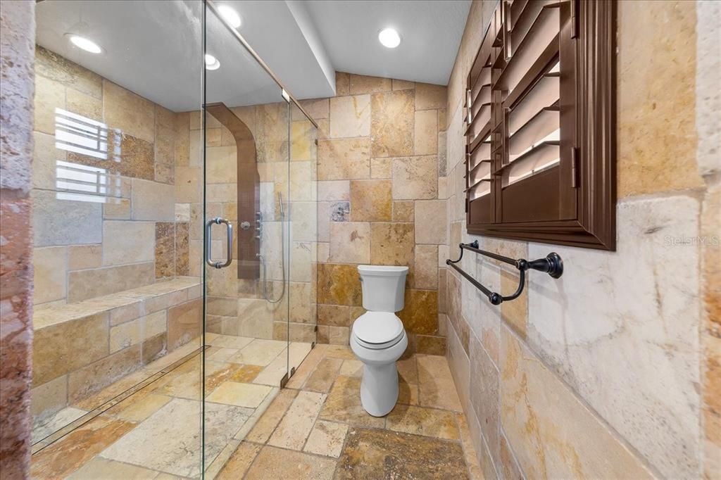 En Venta: $1,399,000 (4 camas, 3 baños, 3368 Pies cuadrados)