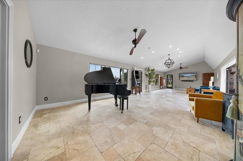 En Venta: $1,399,000 (4 camas, 3 baños, 3368 Pies cuadrados)