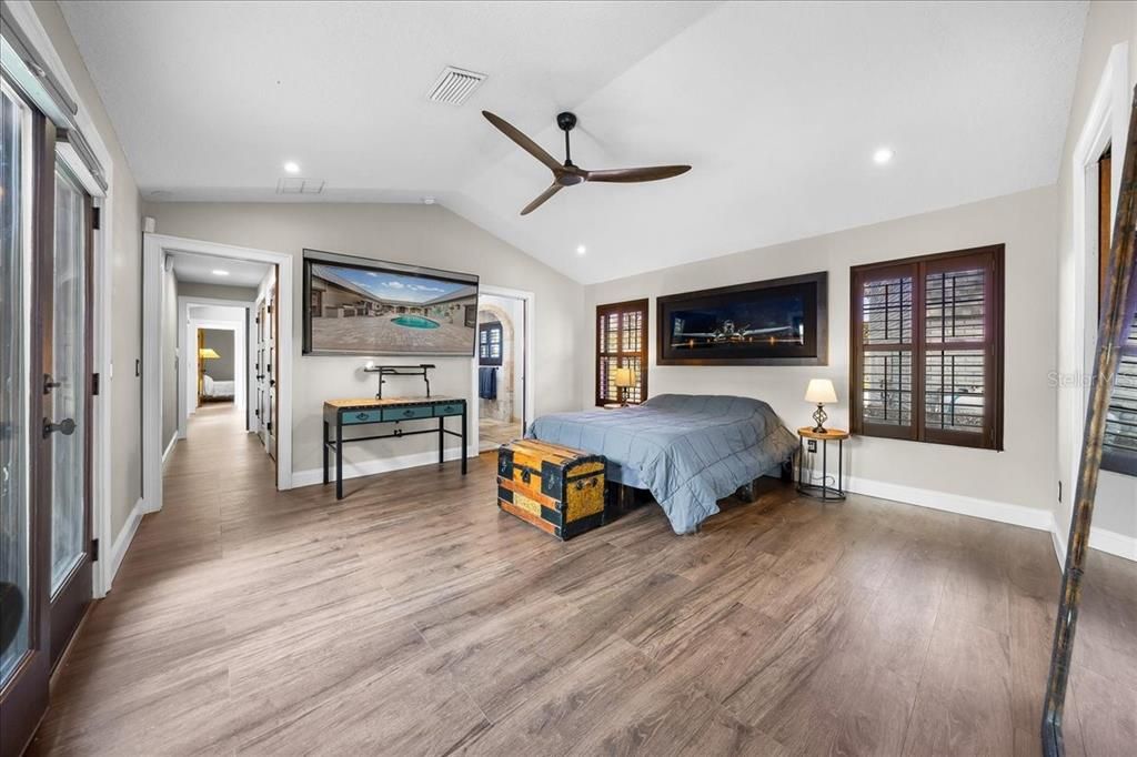 En Venta: $1,399,000 (4 camas, 3 baños, 3368 Pies cuadrados)