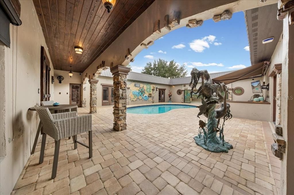 En Venta: $1,399,000 (4 camas, 3 baños, 3368 Pies cuadrados)