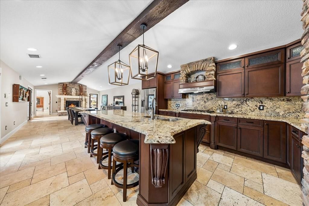 En Venta: $1,399,000 (4 camas, 3 baños, 3368 Pies cuadrados)