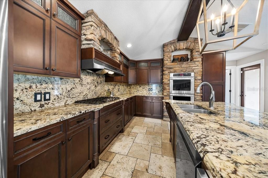 En Venta: $1,399,000 (4 camas, 3 baños, 3368 Pies cuadrados)