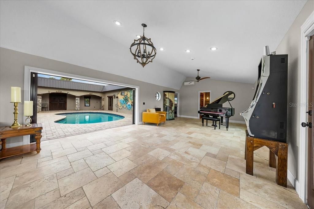 En Venta: $1,399,000 (4 camas, 3 baños, 3368 Pies cuadrados)