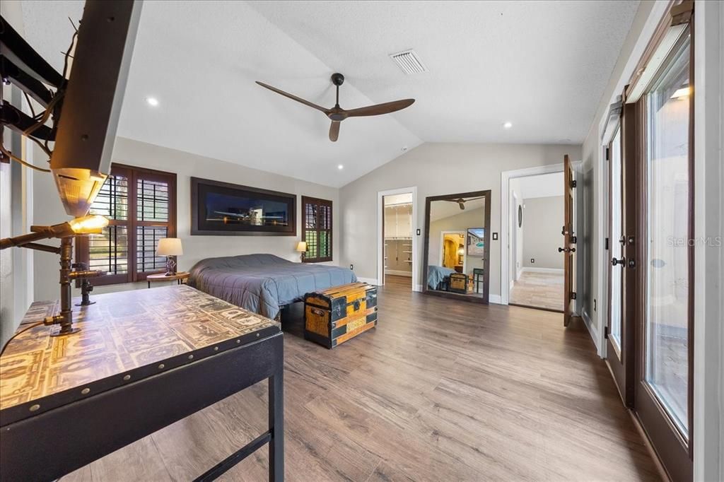 En Venta: $1,399,000 (4 camas, 3 baños, 3368 Pies cuadrados)
