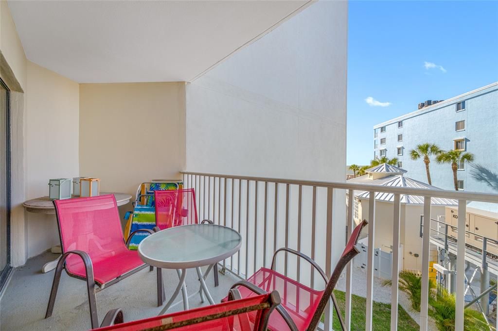 En Venta: $698,000 (2 camas, 2 baños, 1200 Pies cuadrados)