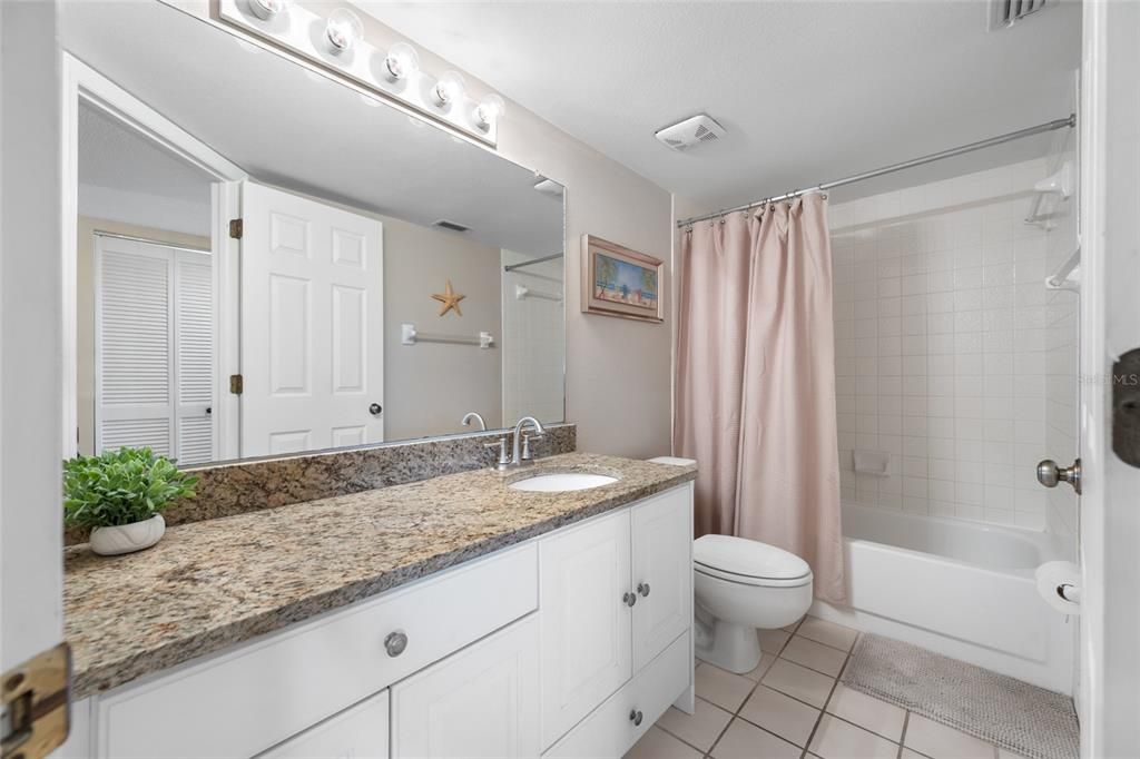 En Venta: $698,000 (2 camas, 2 baños, 1200 Pies cuadrados)
