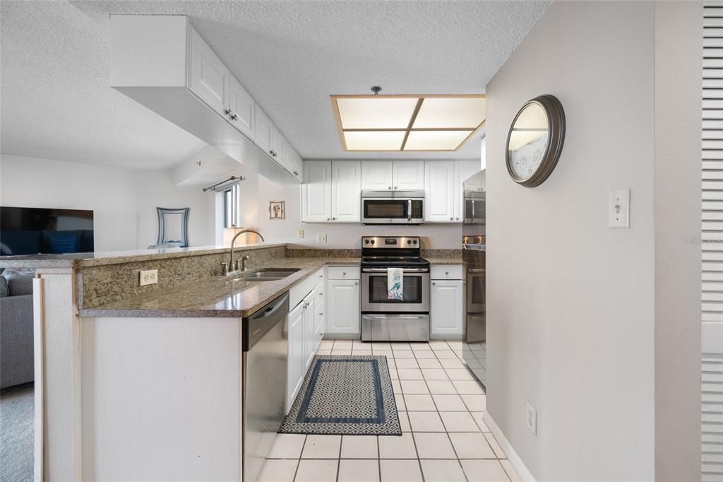En Venta: $698,000 (2 camas, 2 baños, 1200 Pies cuadrados)
