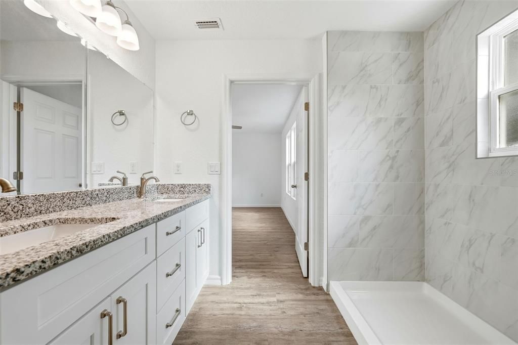 For Sale: $233,000 (3 beds, 2 baths, 1270 Square Feet)