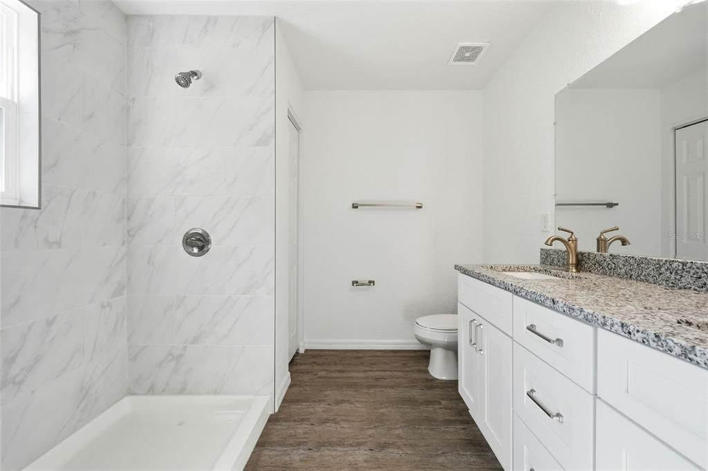For Sale: $233,000 (3 beds, 2 baths, 1270 Square Feet)