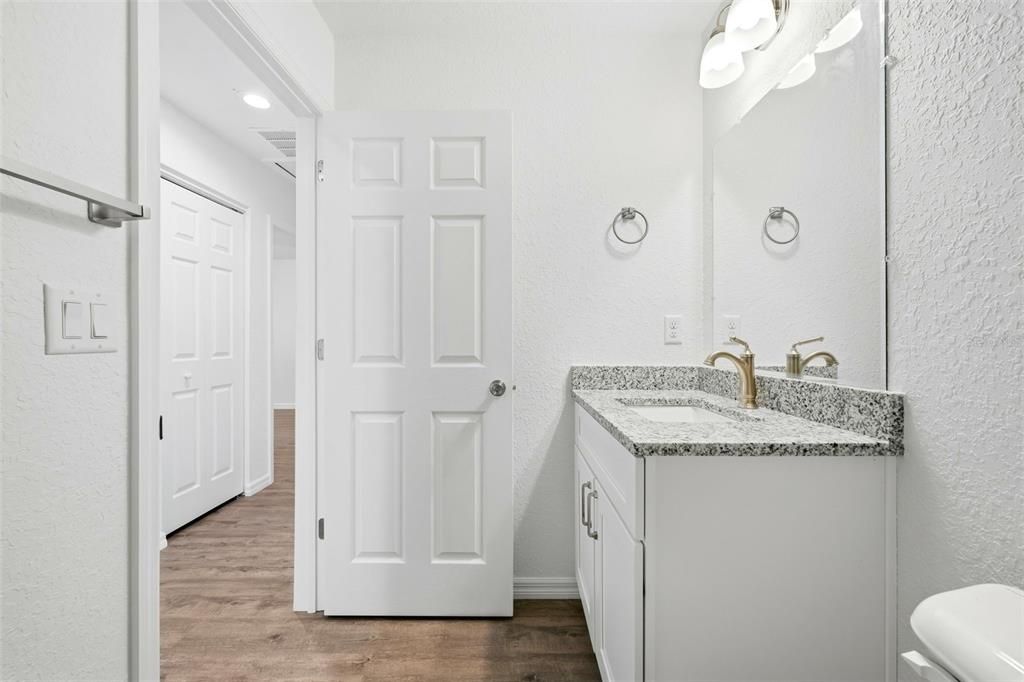 For Sale: $233,000 (3 beds, 2 baths, 1270 Square Feet)