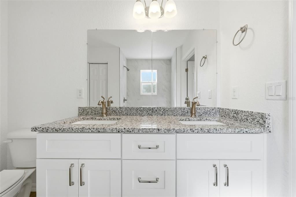 For Sale: $233,000 (3 beds, 2 baths, 1270 Square Feet)
