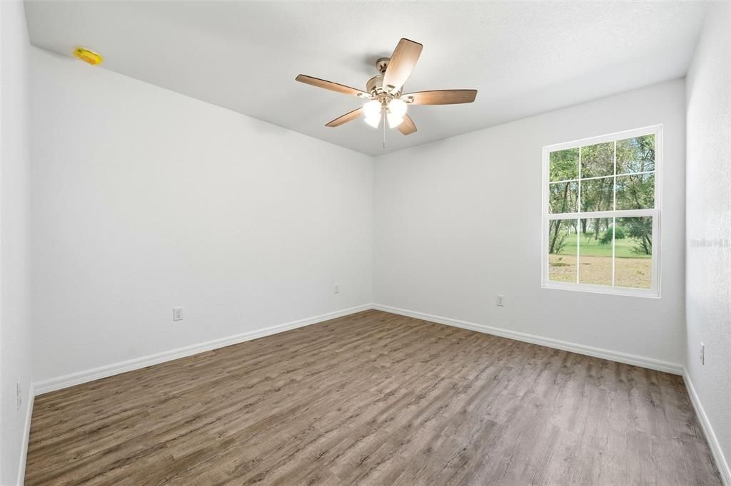 For Sale: $233,000 (3 beds, 2 baths, 1270 Square Feet)