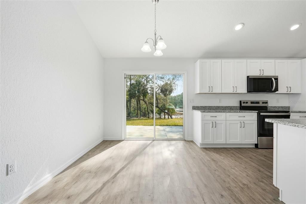 For Sale: $233,000 (3 beds, 2 baths, 1270 Square Feet)