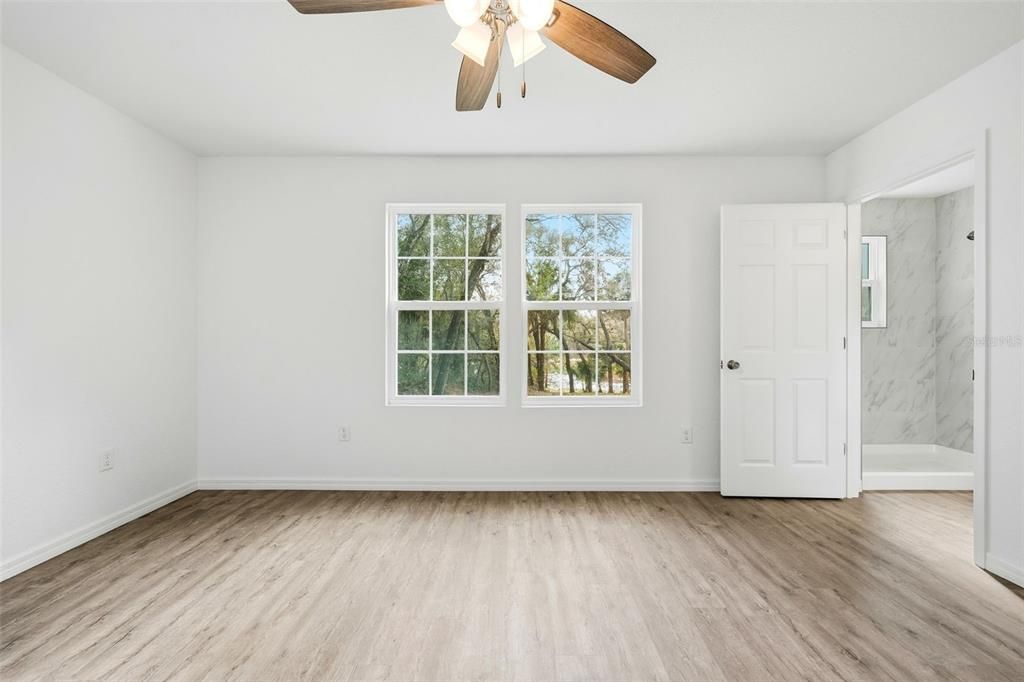 For Sale: $233,000 (3 beds, 2 baths, 1270 Square Feet)