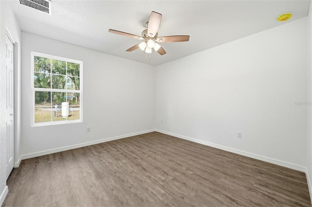 For Sale: $233,000 (3 beds, 2 baths, 1270 Square Feet)
