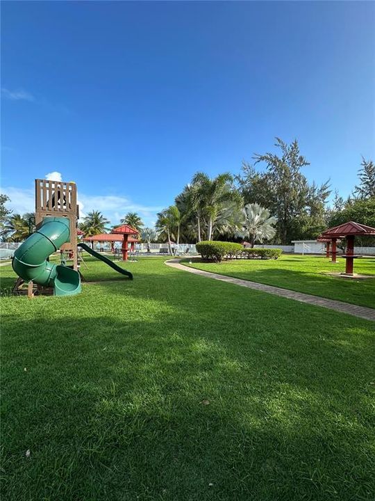 For Sale: $239,000 (3 beds, 2 baths, 1114 Square Feet)