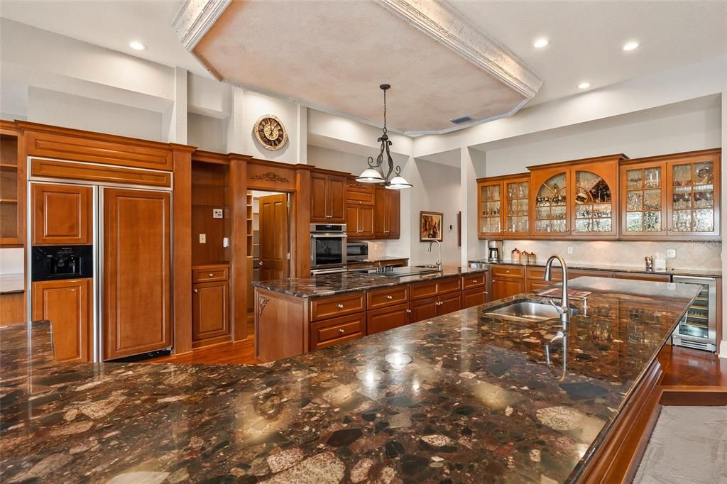 For Sale: $1,749,000 (5 beds, 5 baths, 4548 Square Feet)