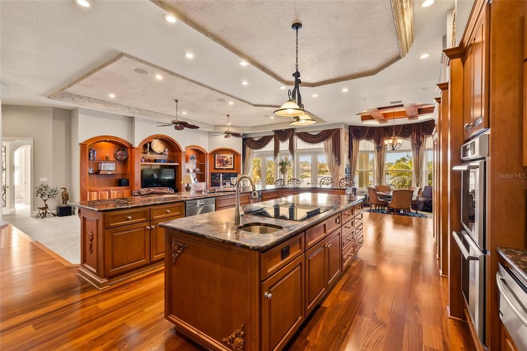 For Sale: $1,749,000 (5 beds, 5 baths, 4548 Square Feet)