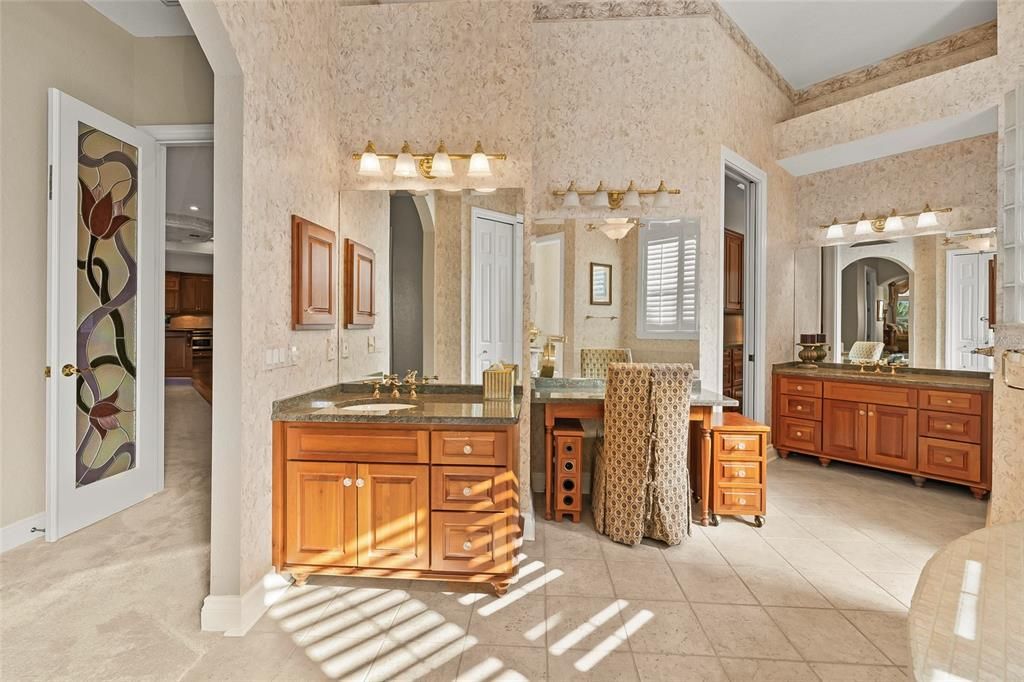 For Sale: $1,749,000 (5 beds, 5 baths, 4548 Square Feet)