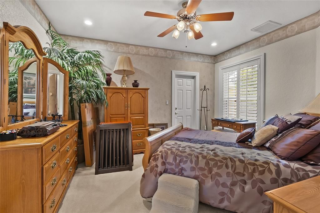For Sale: $1,749,000 (5 beds, 5 baths, 4548 Square Feet)