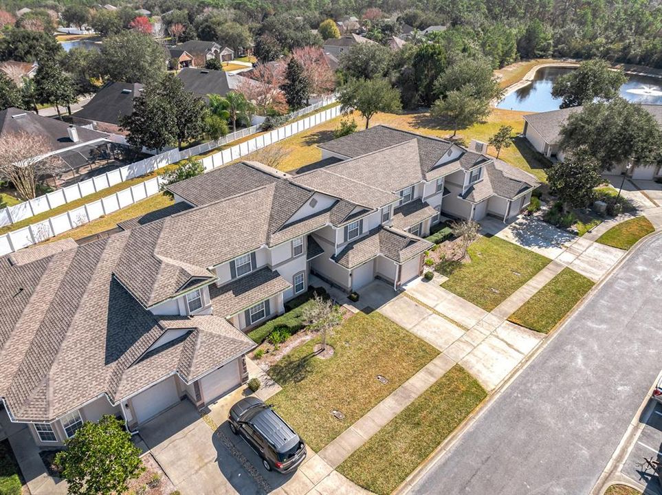Под контрактом: $325,000 (4 спален, 3 ванн, 1988 Квадратных фут)