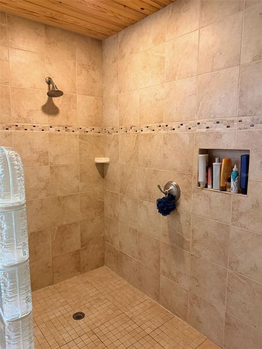 En Venta: $489,900 (2 camas, 2 baños, 2149 Pies cuadrados)