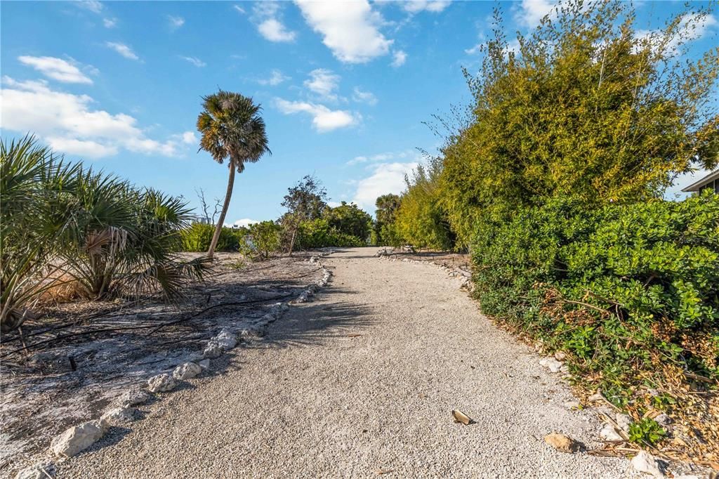 For Sale: $899,900 (3 beds, 2 baths, 1865 Square Feet)