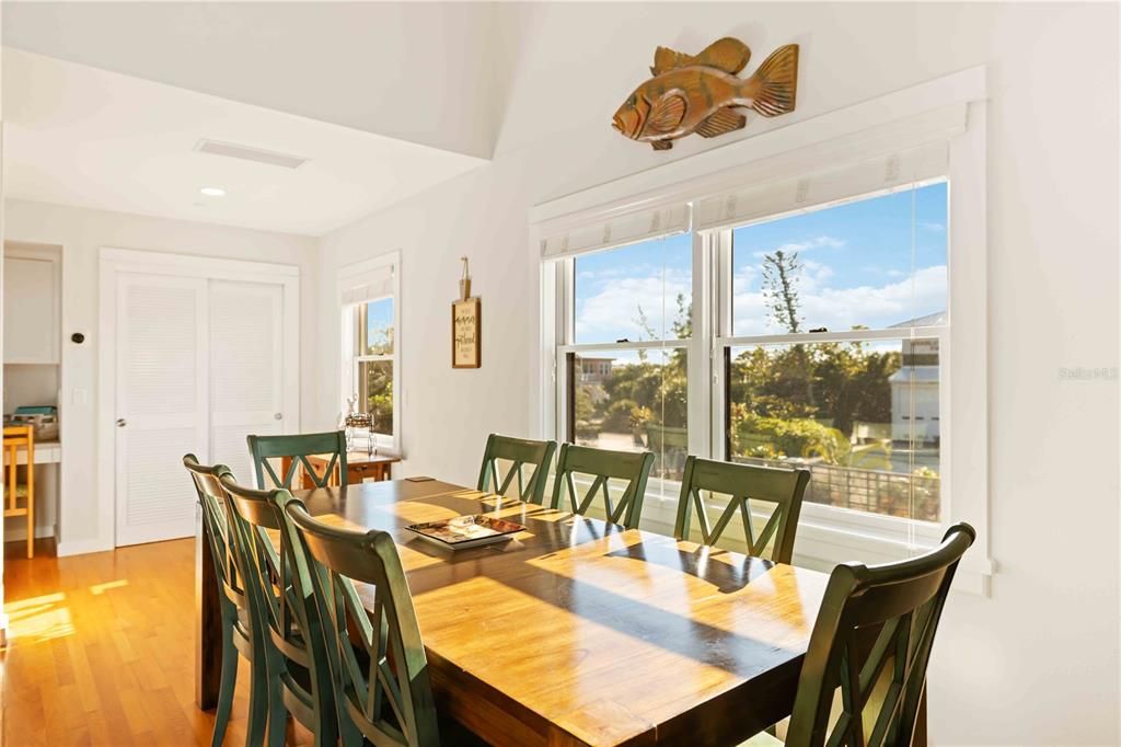 For Sale: $899,900 (3 beds, 2 baths, 1865 Square Feet)