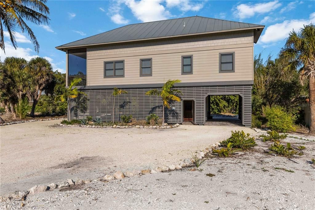 For Sale: $899,900 (3 beds, 2 baths, 1865 Square Feet)