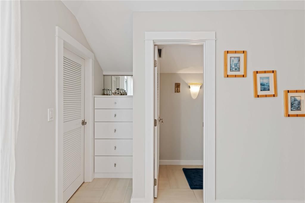 For Sale: $899,900 (3 beds, 2 baths, 1865 Square Feet)