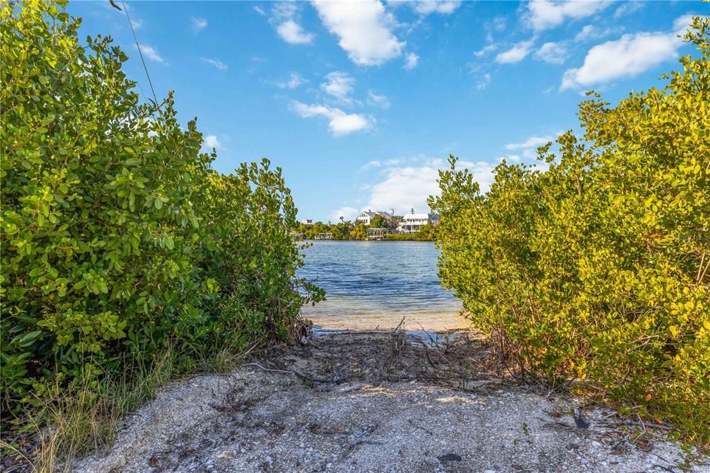 For Sale: $899,900 (3 beds, 2 baths, 1865 Square Feet)