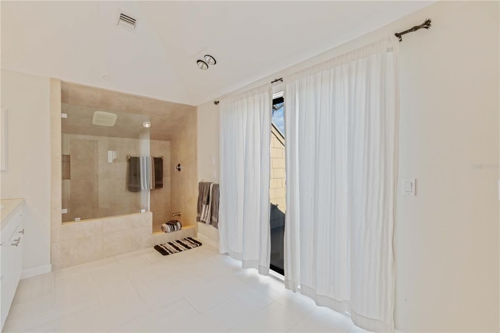 For Sale: $899,900 (3 beds, 2 baths, 1865 Square Feet)