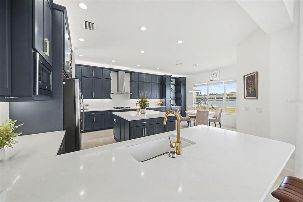 For Sale: $1,230,000 (4 beds, 5 baths, 4501 Square Feet)