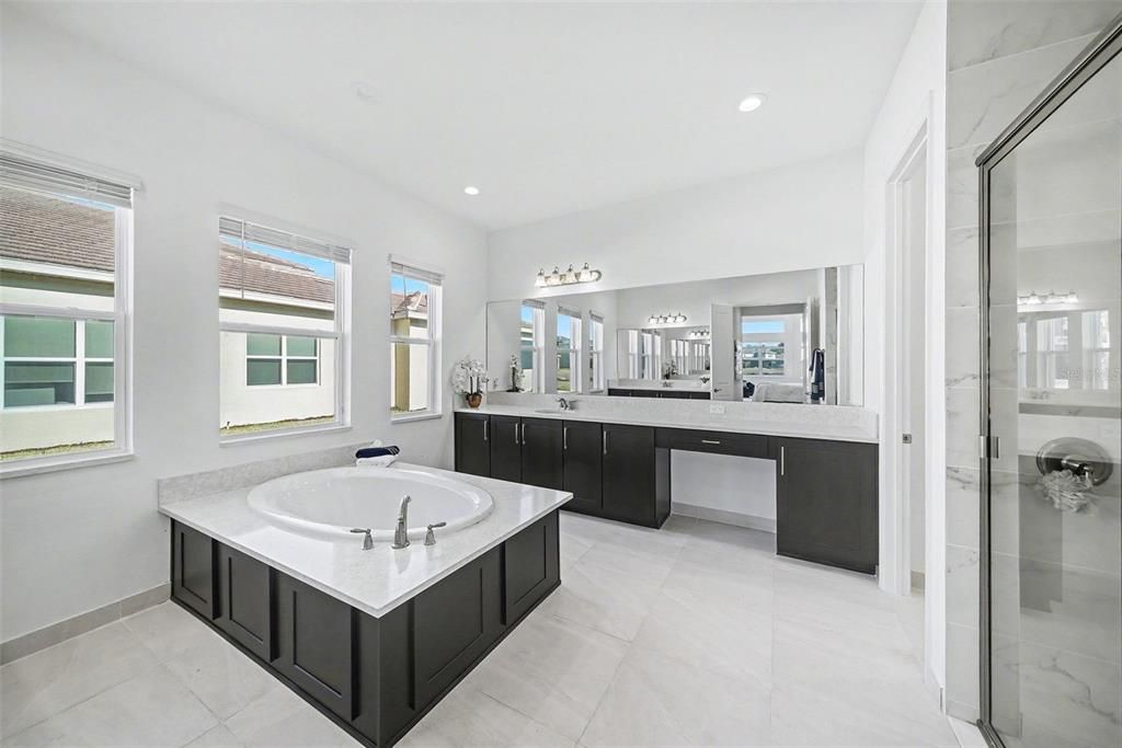 For Sale: $1,230,000 (4 beds, 5 baths, 4501 Square Feet)