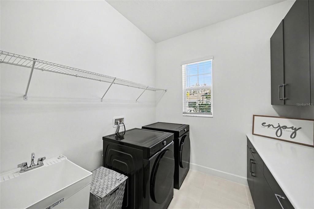 For Sale: $1,230,000 (4 beds, 5 baths, 4501 Square Feet)
