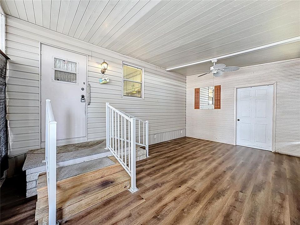 Active With Contract: $184,900 (3 beds, 2 baths, 1392 Square Feet)