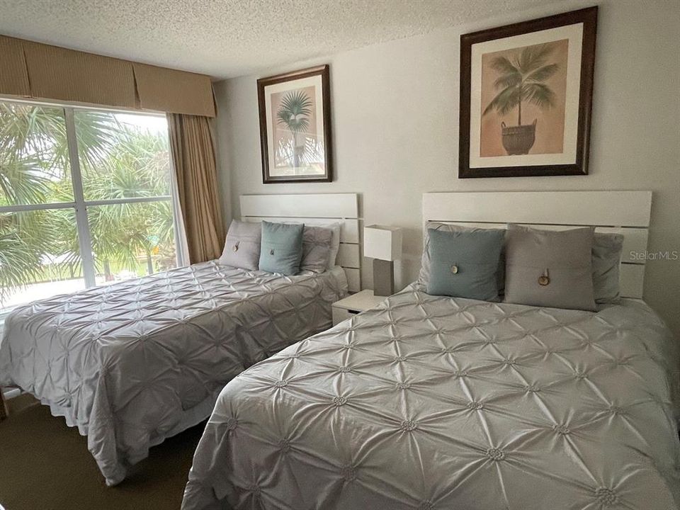 Active With Contract: $100,000 (2 beds, 2 baths, 759 Square Feet)