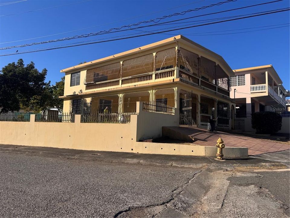 Recently Sold: $225,000 (4 beds, 2 baths, 1689 Square Feet)