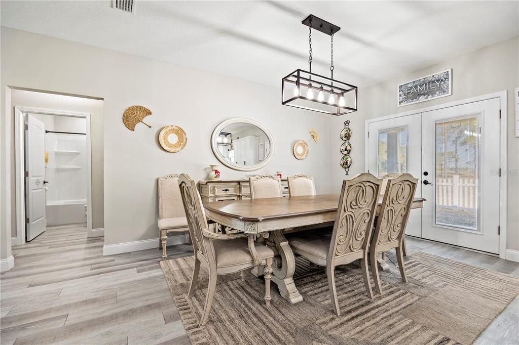 На продажу: $415,000 (3 спален, 2 ванн, 1664 Квадратных фут)