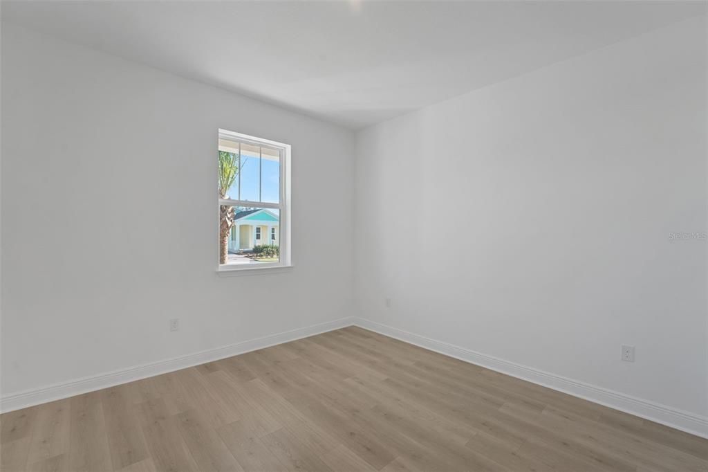 Active With Contract: $304,990 (2 beds, 2 baths, 1812 Square Feet)