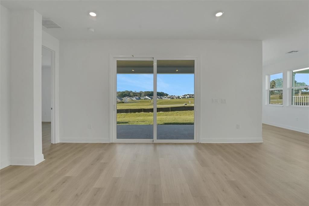 Active With Contract: $304,990 (2 beds, 2 baths, 1812 Square Feet)
