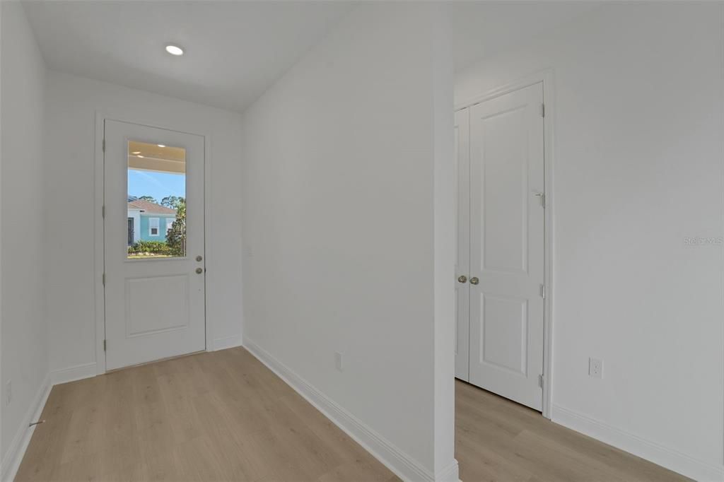 Active With Contract: $304,990 (2 beds, 2 baths, 1812 Square Feet)