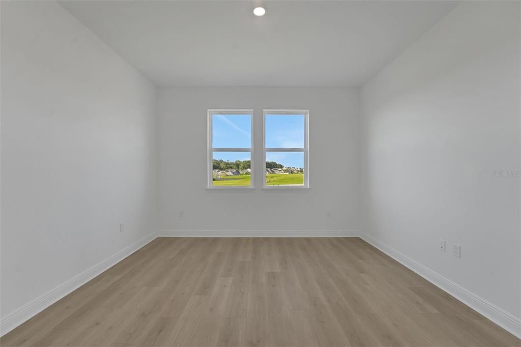 Active With Contract: $304,990 (2 beds, 2 baths, 1812 Square Feet)