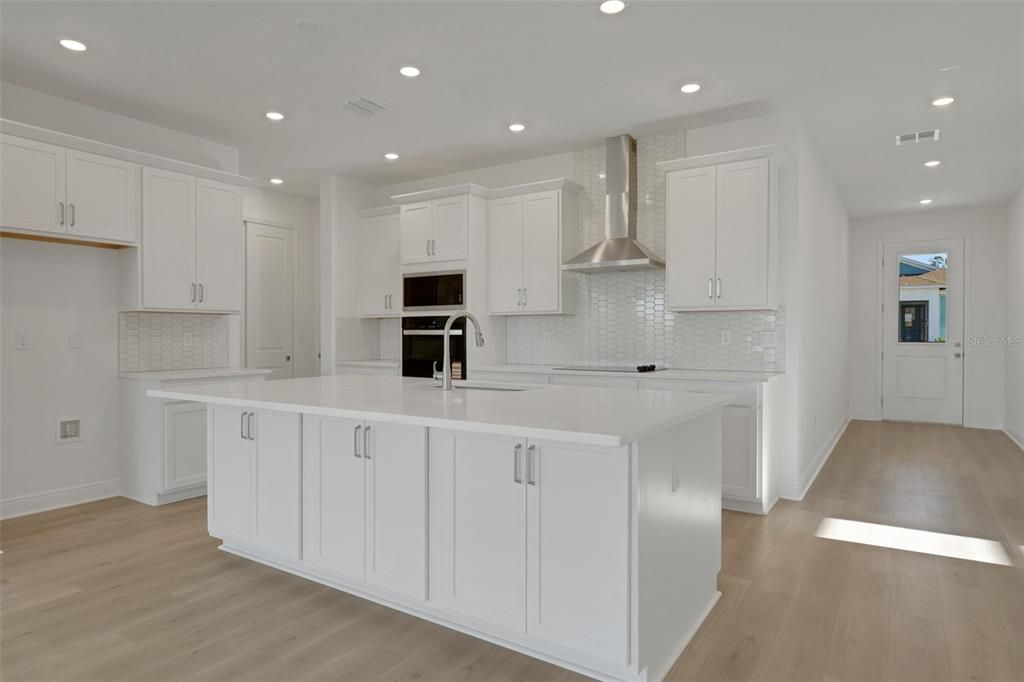 Active With Contract: $304,990 (2 beds, 2 baths, 1812 Square Feet)