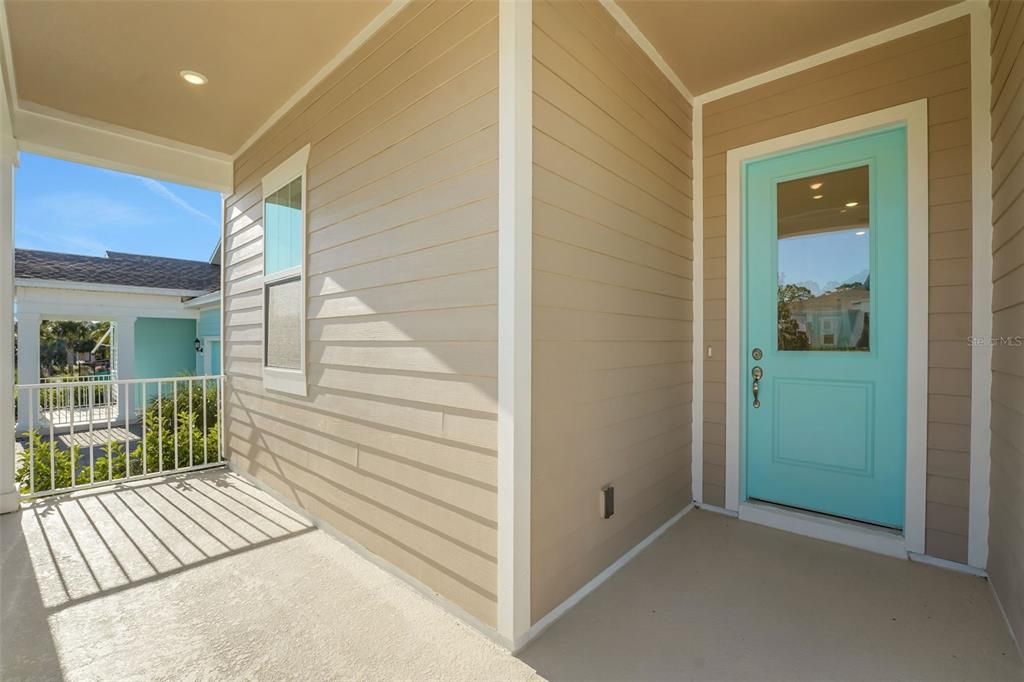 Active With Contract: $304,990 (2 beds, 2 baths, 1812 Square Feet)